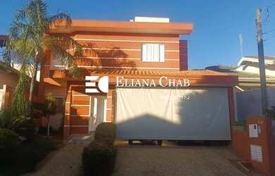 Imagem: A casa possui 4 Dormitórios, 5 Banheiros, 4 Vagas na garagem