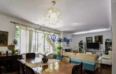 Imagem: A casa possui 5 Dormitórios, 5 Banheiros, 3 Vagas na garagem