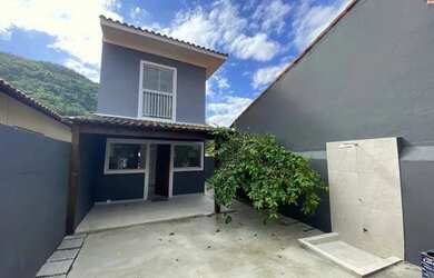 Imagem: A casa possui 2 Dormitórios, 1 Banheiro, 1 Vaga na garagem