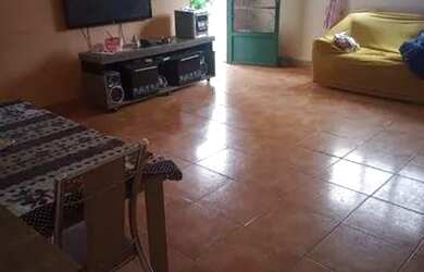 Imagem: A casa possui 3 Dormitórios, 3 Banheiros, 3 Vagas na garagem