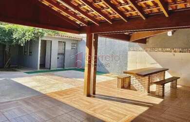 Imagem 2: Casa Padrão em Jundiaí. Churrasqueira, Lareira, 4 Vagas na garageme3...