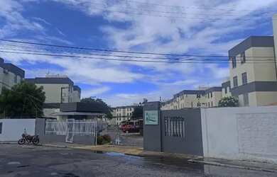 Imagem: A casa possui 2 Dormitórios, 1 Banheiro, 1 Vaga na garagem