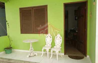 Imagem: A casa possui 2 Dormitórios, 2 Banheiros, 1 Vaga na garagem