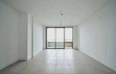 Imagem: O apartamento possui 3 Dormitórios, 3 Banheiros, 2 Vagas na