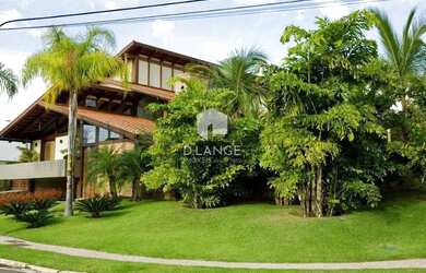 Imagem: A casa em condomínio possui 3 Dormitórios, 5 Banheiros, 5