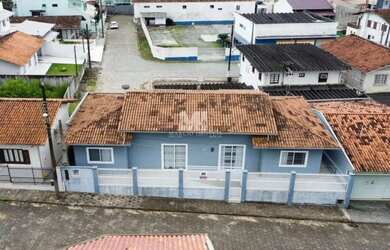 Imagem 3: Casa Localizada a 135 metros da Praia Central de Barra Velha - SC