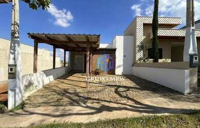 Imagem: A casa em condomínio à venda possui 3 Dormitórios, 2 Banheiros