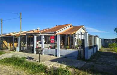 Imagem 4: Belissima casa terrea de esquina, 3 dormitorios, semi mobiliada e com piscina, no Loteamen