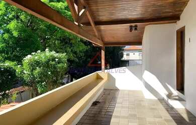 Imagem: A casa possui 5 Dormitórios, 4 Banheiros, 5 Vagas na garagem