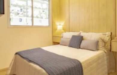 Imagem: O apartamento possui 2 Dormitórios, 1 Banheiro, 1 Vaga na garagem