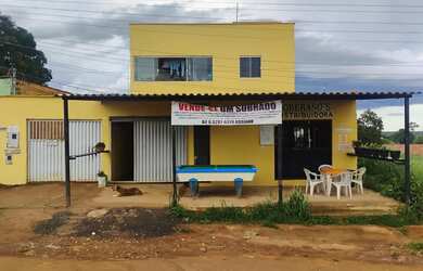 Imagem: A casa possui 5 Dormitórios, 4 Banheiros, 4 Vagas na garagem