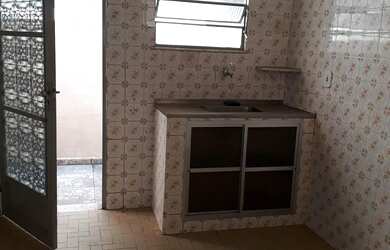 Imagem: A casa possui 1 Dormitório, 1 Banheiro e está localizado