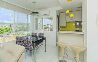 Imagem: O apartamento possui 2 Dormitórios, 2 Banheiros, 2 Vagas na