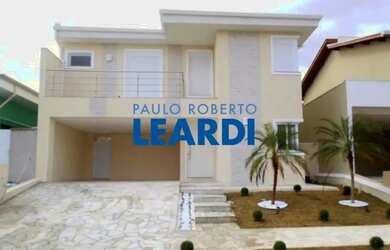 Imagem: A casa em condomínio possui 4 Dormitórios, 5 Banheiros, 4