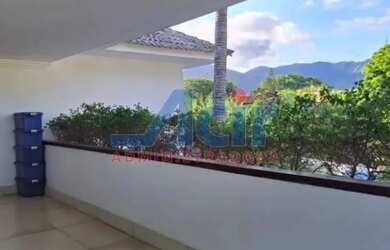 Imagem: A casa possui 4 Dormitórios, 5 Banheiros, 3 Vagas na garagem