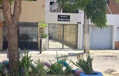 Imagem: A casa em condomínio possui 2 Dormitórios e está localizado