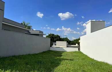 Imagem: O terreno possui 325m² de Área e está localizado em Jardins