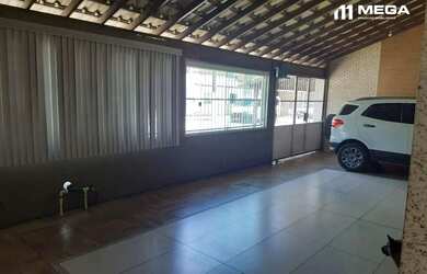 Imagem: A casa possui 3 Dormitórios, 3 Banheiros, 2 Vagas na garagem