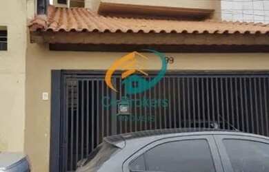 Imagem: A casa possui 3 Dormitórios, 2 Banheiros, 2 Vagas na garagem