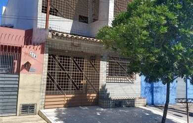 Imagem: A casa possui 3 Dormitórios, 2 Banheiros, 250m² de Área e
