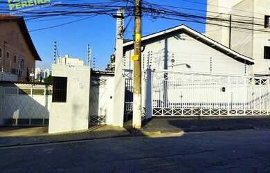 Imagem: A casa em condomínio possui 3 Dormitórios, 2 Banheiros, 3