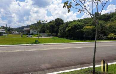 Imagem: O terreno possui 1.000m² de Área e está localizado em Jambeiro