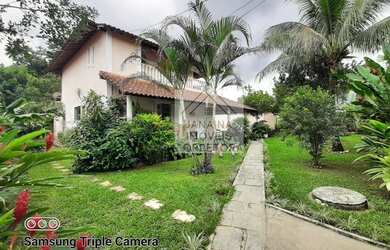 Imagem: A casa em condomínio possui 5 Dormitórios, 5 Banheiros, 2