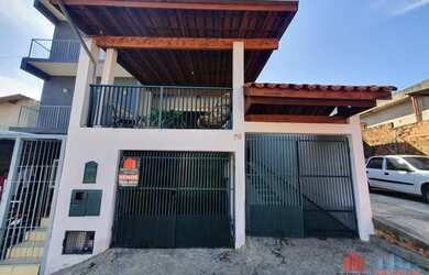 Imagem: A casa à venda possui 4 Dormitórios, 3 Banheiros, 4 Vagas