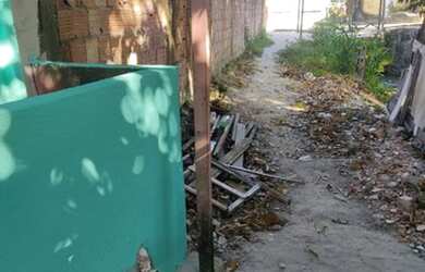 Imagem 14: Vendo 2 casas valor 50 mil 10 metros de frente por 15 de fundo