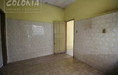 Imagem: A casa possui 3 Dormitórios, 2 Banheiros, 1 Vaga na garagem