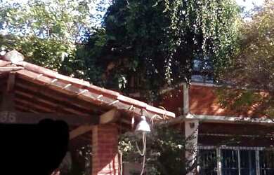 Imagem: A casa possui 3 Dormitórios, 5 Banheiros, 353m² de Área e