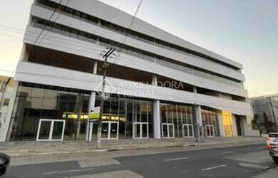 Imagem: O depósito possui 4 Vagas na garagem, 601m² de Área e está