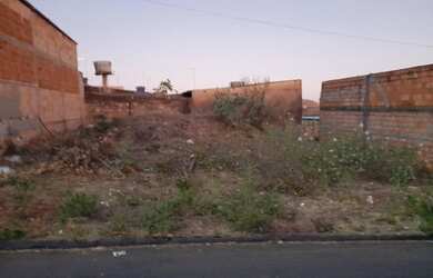 Imagem: O terreno possui Imóvel novo e está localizado em Jardim