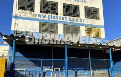 Imagem: O depósito possui 5 Vagas na garagem, 1.020m² de Área e