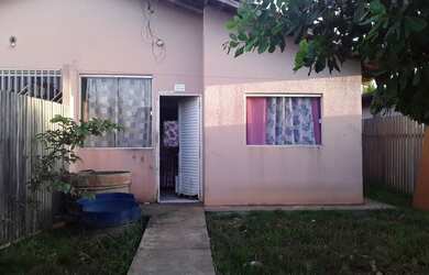 Imagem: A casa possui 2 Dormitórios, 1 Banheiro e está localizado