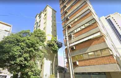 Imagem: O depósito possui 1 Vaga na garagem e 200m² de Área e está