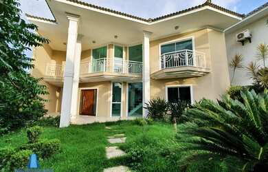 Imagem: A casa em condomínio possui 4 Dormitórios, 5 Banheiros, 200m²