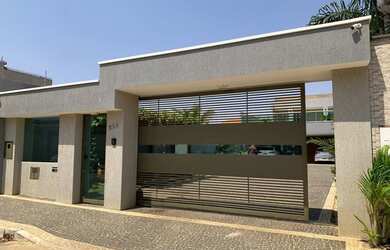 Imagem: A casa em condomínio à venda possui 4 Dormitórios, 4 Banheiros