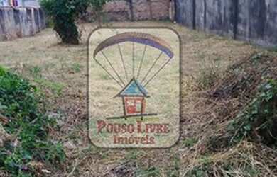 Imagem: O terreno possui 900m² de Área e está localizado em Centro