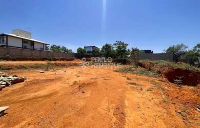 Imagem: O terreno possui 504m² de Área e está localizado em Alto