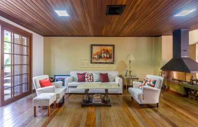 Imagem: A casa em condomínio possui 3 Dormitórios, 3 Banheiros, 3