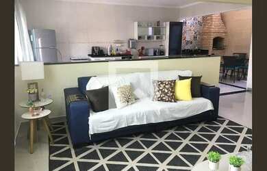 Imagem: A casa possui 3 Dormitórios, 4 Banheiros, 5 Vagas na garagem