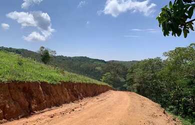 Imagem: O terreno possui 600m² de Área e está localizado em Centro
