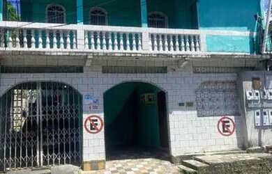 Imagem: A casa possui 3 Dormitórios, 1 Banheiro e 1 Vaga na garagem