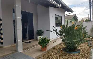 Imagem: A casa possui 2 Dormitórios, 1 Banheiro, 1 Vaga na garagem