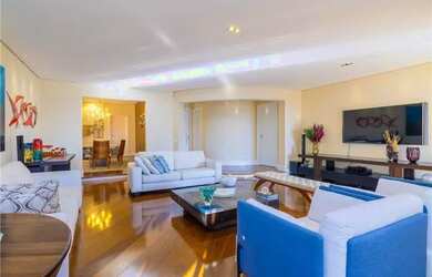 Imagem: O apartamento possui 5 Dormitórios, 4 Banheiros, 4 Vagas na