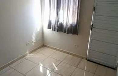 Imagem: A casa em condomínio possui 1 Dormitório, 1 Banheiro, 1 Vaga