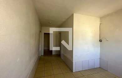 Imagem: A casa possui 2 Dormitórios, 1 Banheiro, 1 Vaga na garagem