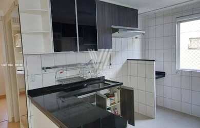 Imagem: O apartamento possui 2 Dormitórios, 1 Banheiro, 1 Vaga na garagem