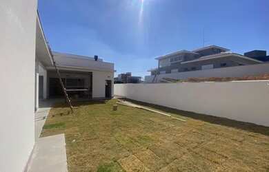 Imagem: A casa em condomínio possui 3 Dormitórios, 2 Banheiros, 2